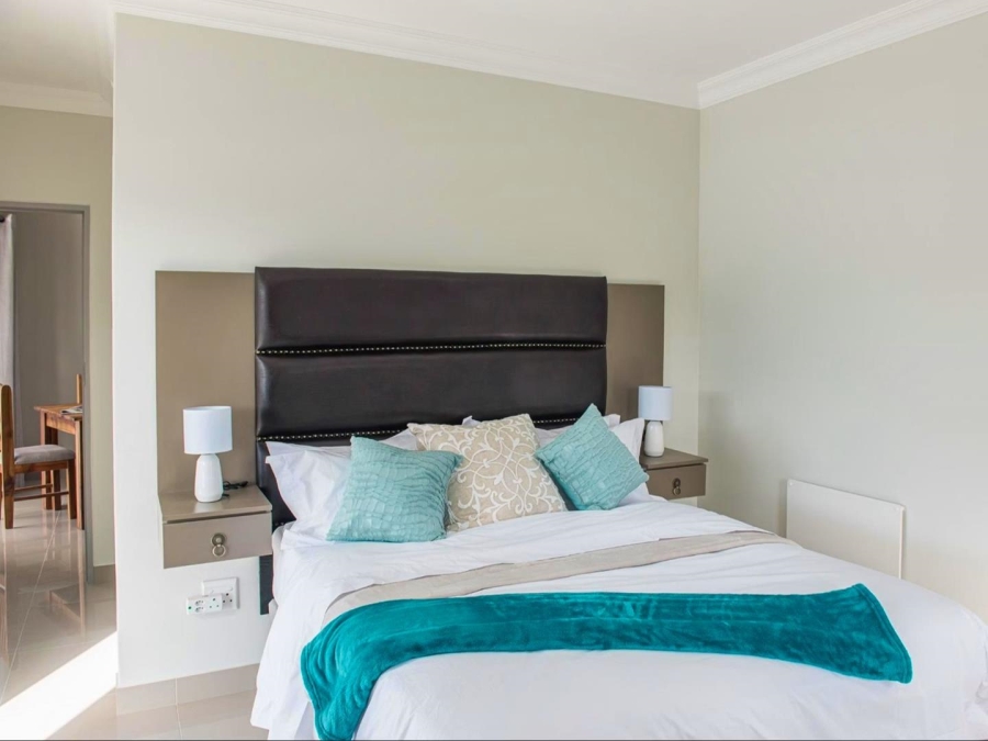 7 Bedroom Property for Sale in Sandbaai Western Cape